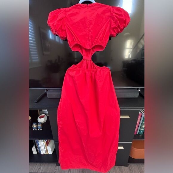 Elegant Red Cut-Out Maxi Dress - Picture 7 of 9